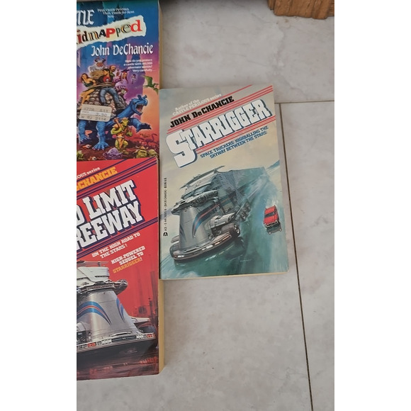 Lot of 9 Vintage Starrigger by John De Chancie Fantasy Sci-Fi Paperback Books - Picture 4 of 4
